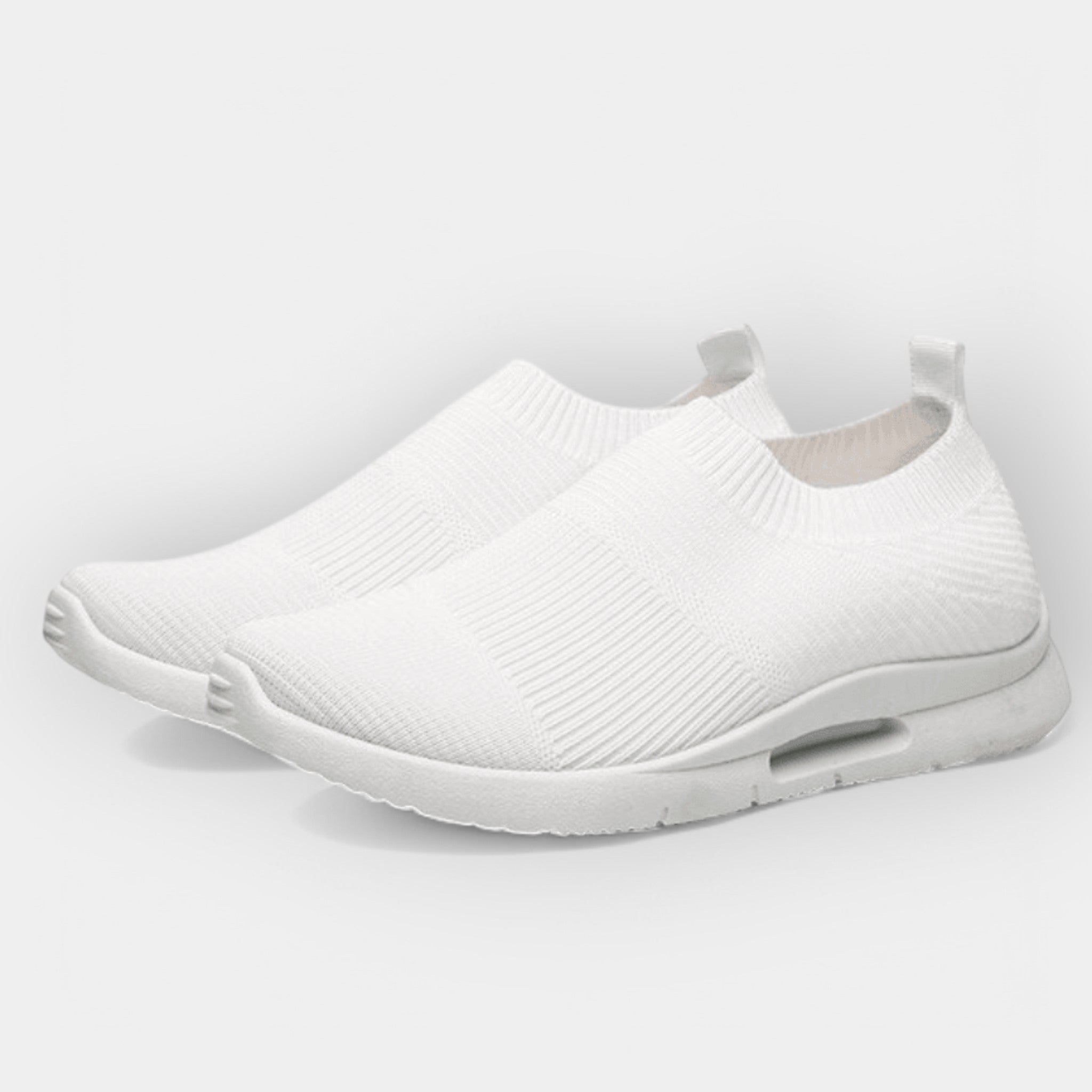 Sports shoes with cushioning technology