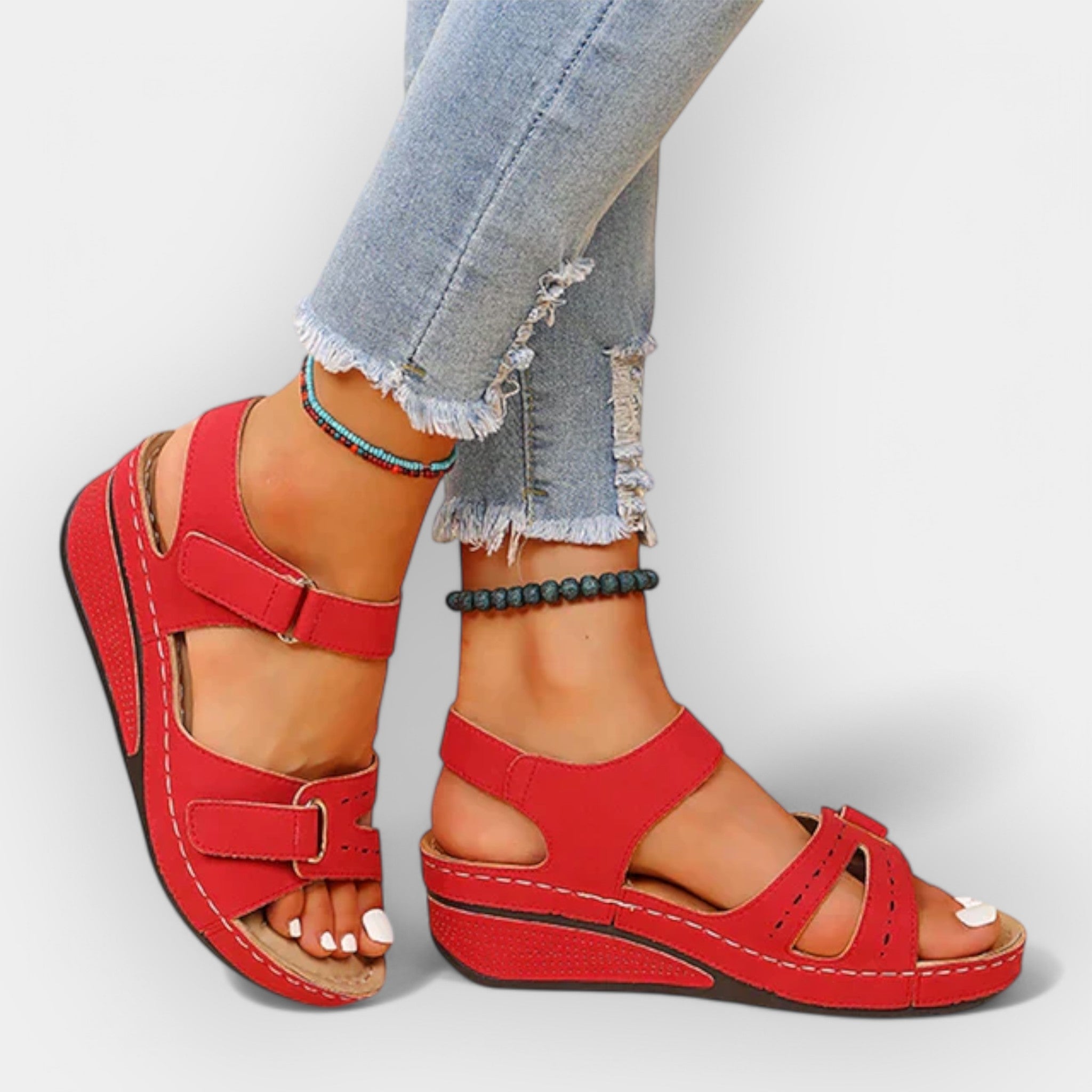 Open sandal with a streamlined design