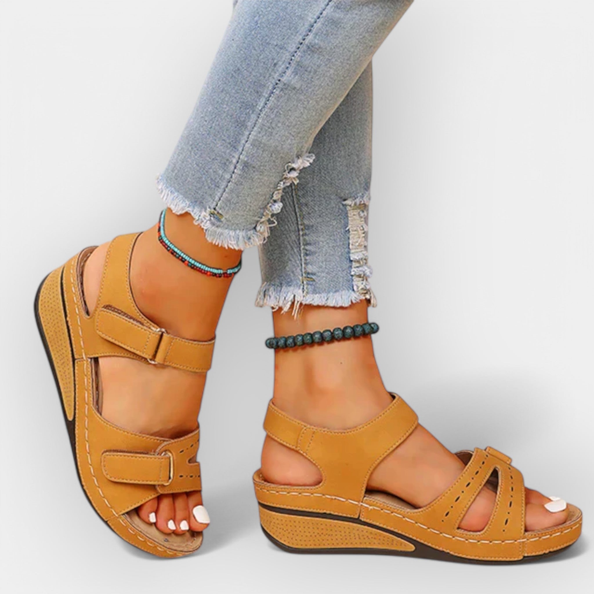 Open sandal with a streamlined design