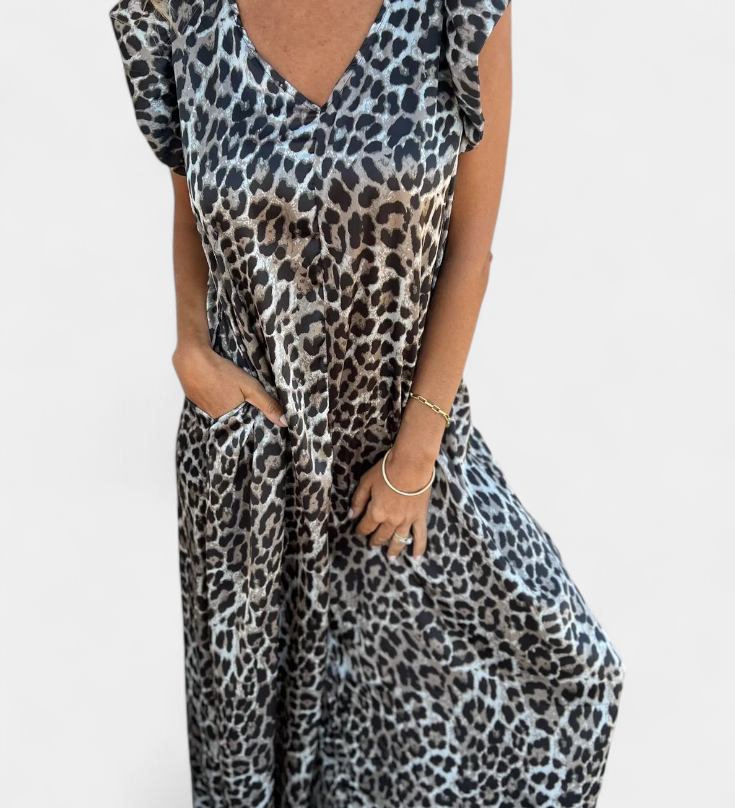 Isela Jumpsuit with V-Neck and Leopard Print