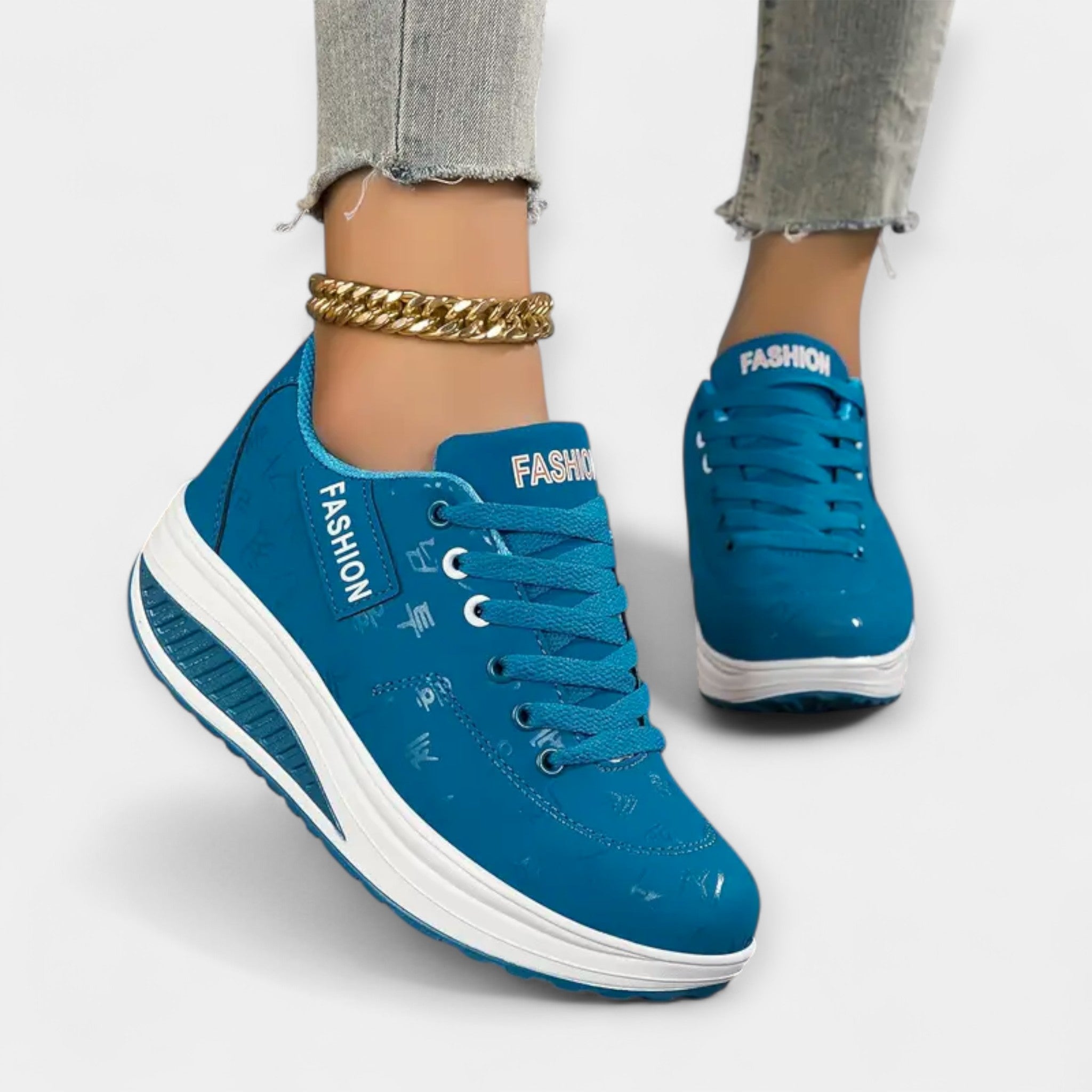 Anatomical sports trainers with air cushions
