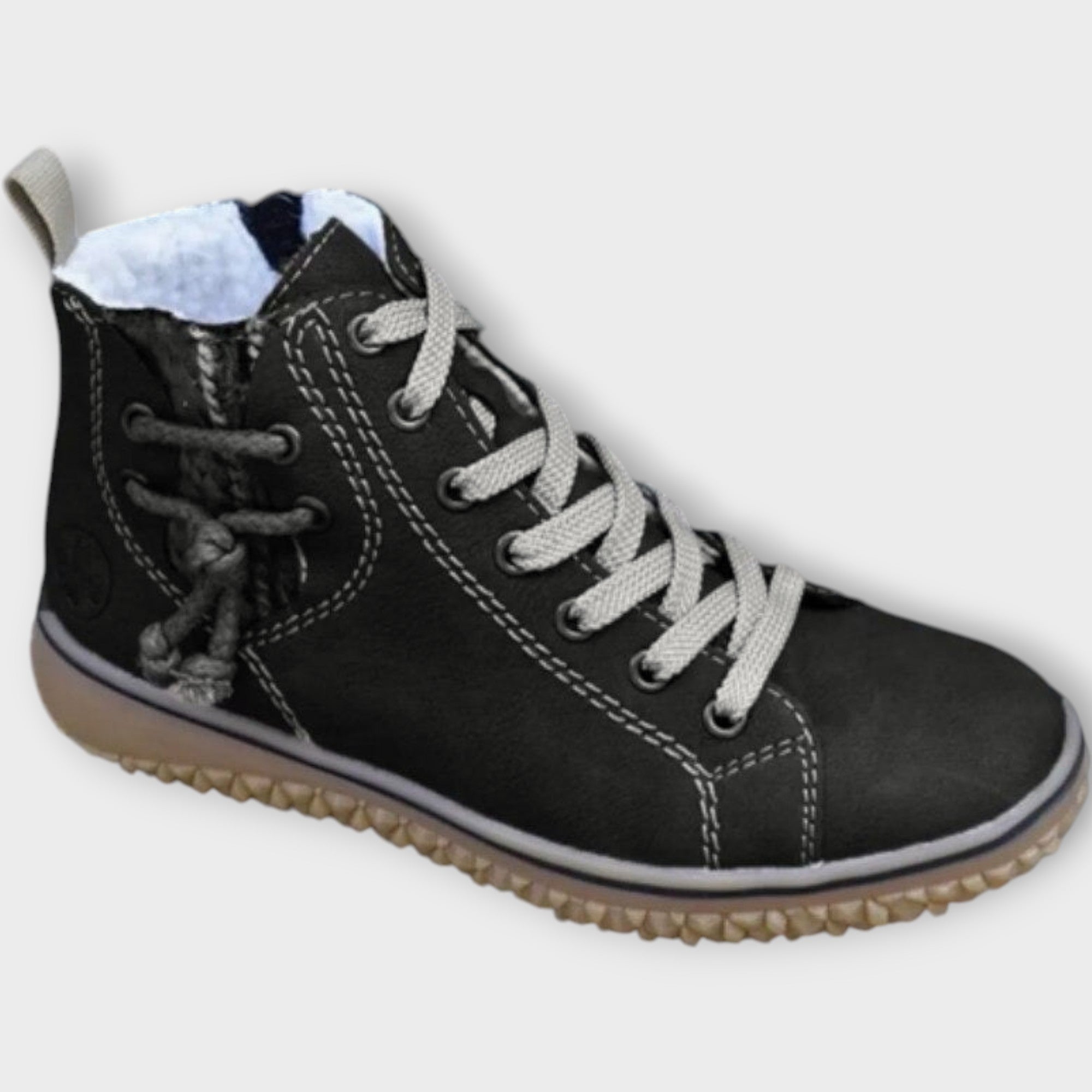 Modern sports shoes with a comfortable fit
