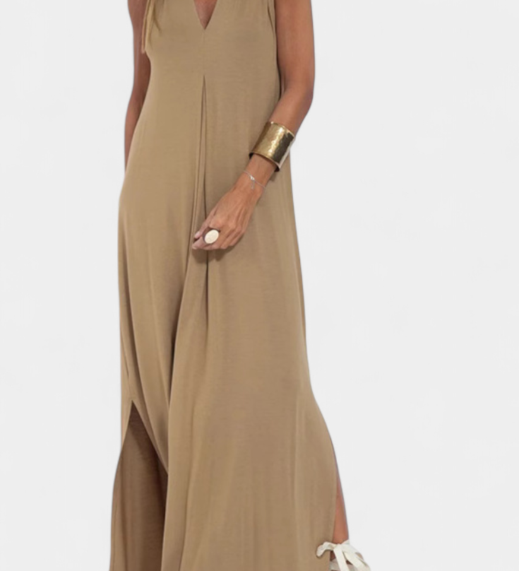 Felisa Sleeveless Maxi Dress in Solid Colour and Elegant Silhouette