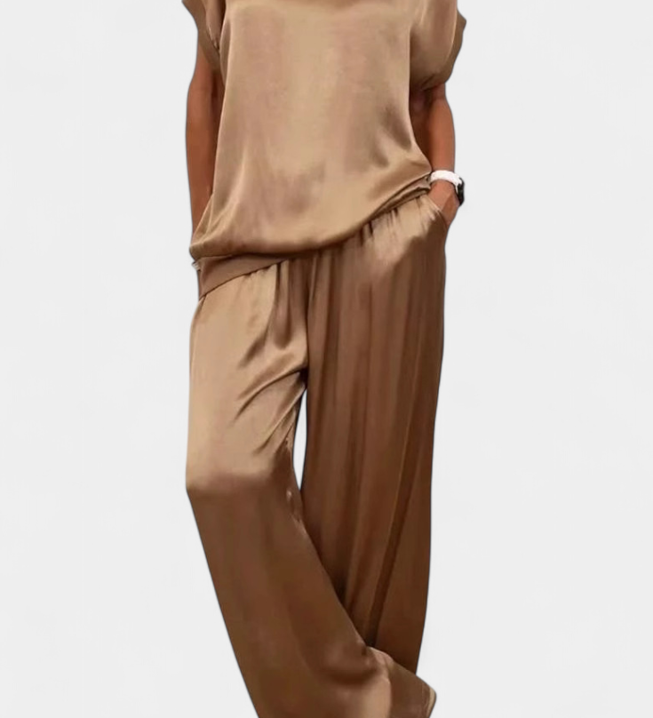 Blasa Two-Piece Spring Set with Sophisticated Style
